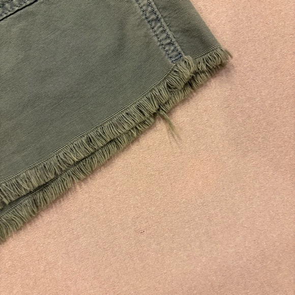 The Great Women’s 100% Cotton Cut Off Shorts Army Green Size 28 - Picture 4 of 11